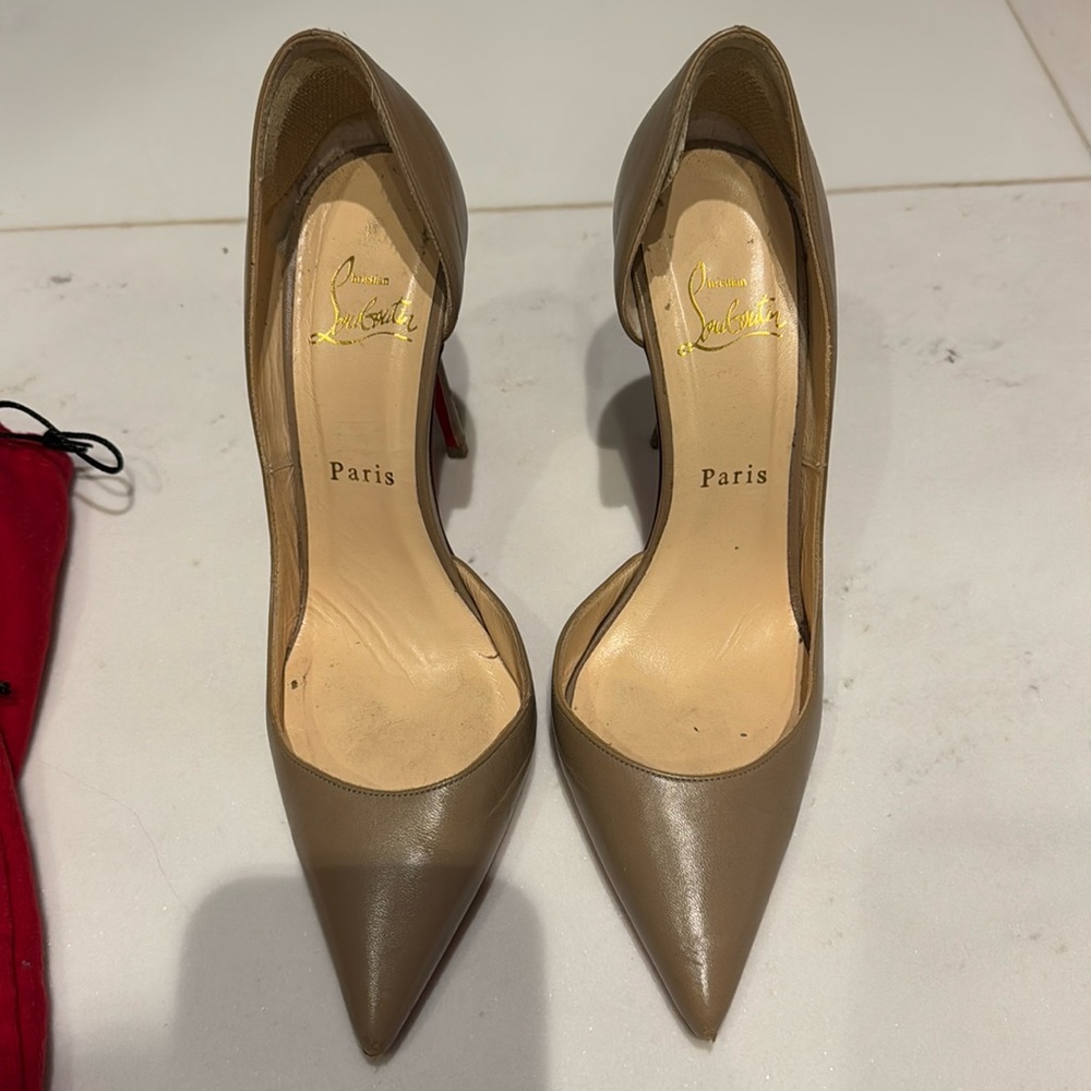 Christian Louboutin Iriza Pumps